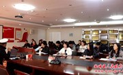 学院路街道联合交警开展交通安全宣教活动 筑牢居民安全出行“防护网”